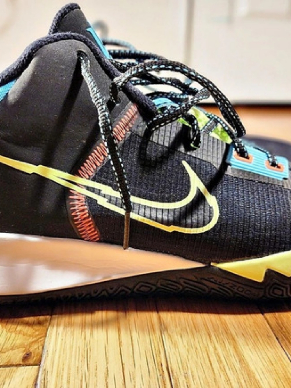 Nike Kyrie Flytrap 4 Blue Void Yellow Basketball Shoes Black & Blue